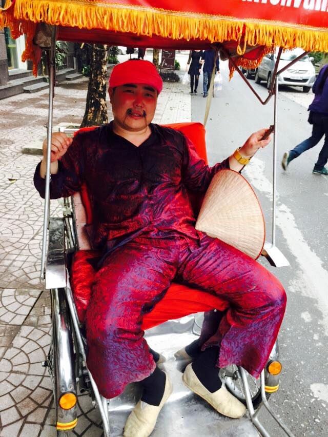 Дрифтийн тэмцээний үзэгч түмэнд “Хар сувдны нууц” -ынхан гэнэтийн бэлэг барилаа /бичлэг/